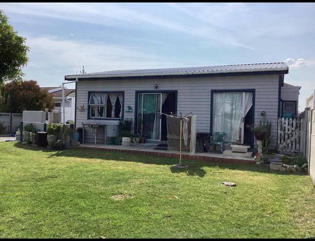 2 BEDROOM HOUSE FOR SALE IN PEARLY BEACH